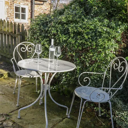 בית נופש May Cottage, York Stillington